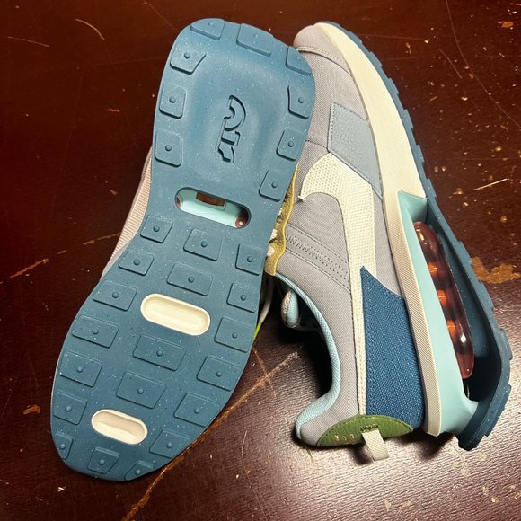 Nike Mens Gray Air Max Pre-Day DM0037-001 Athletic Running Shoes Size 9 10.5 13 main image 9